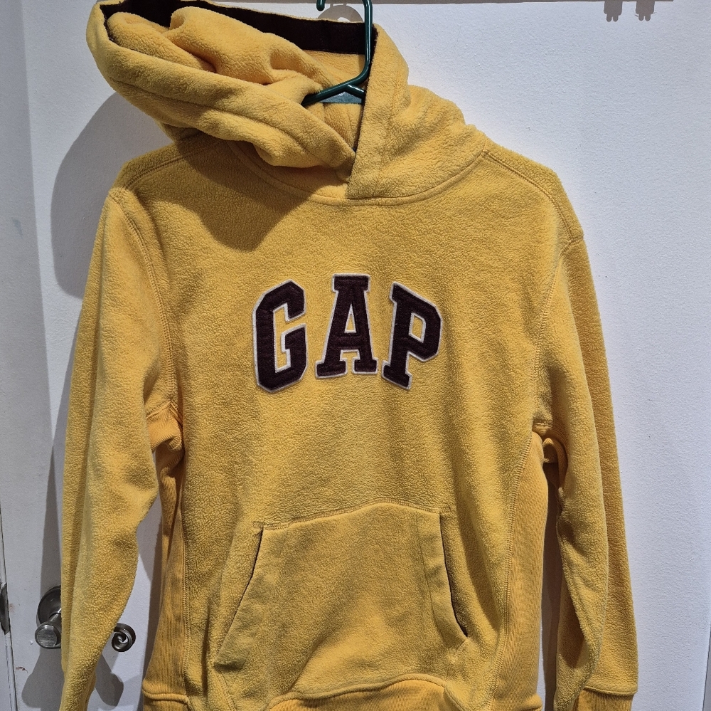 GAP Men's Yellow Sweater